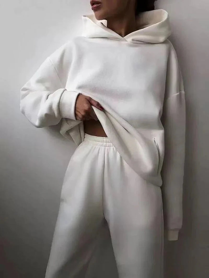 Elevate Your Comfort with Our Cozy Two-Piece Fleece Tracksuit Set for Women