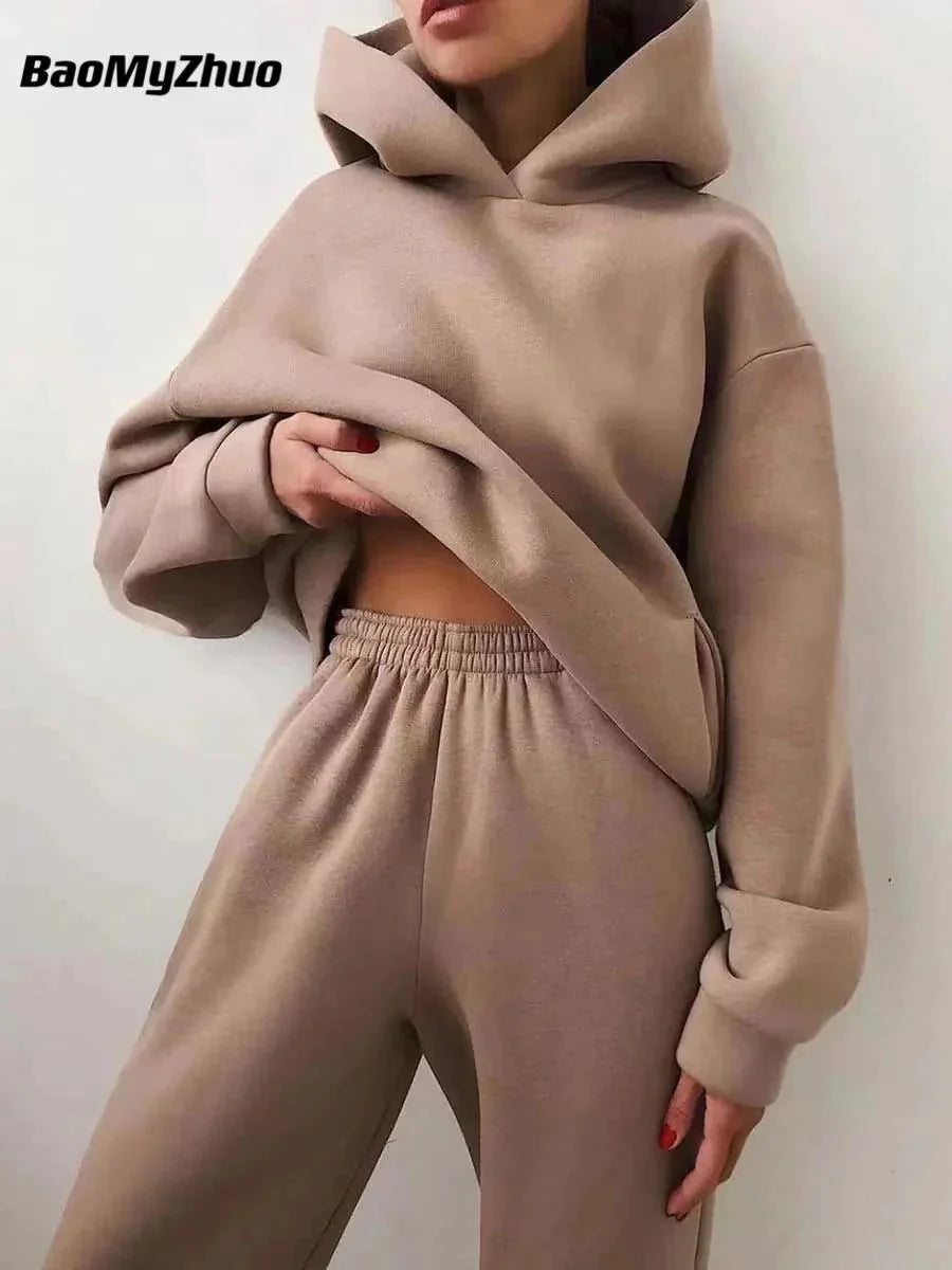 Elevate Your Comfort with Our Cozy Two-Piece Fleece Tracksuit Set for Women